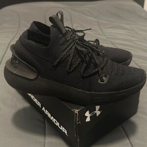 Under Armour Hovr Phantom Sneaker sz 9.5